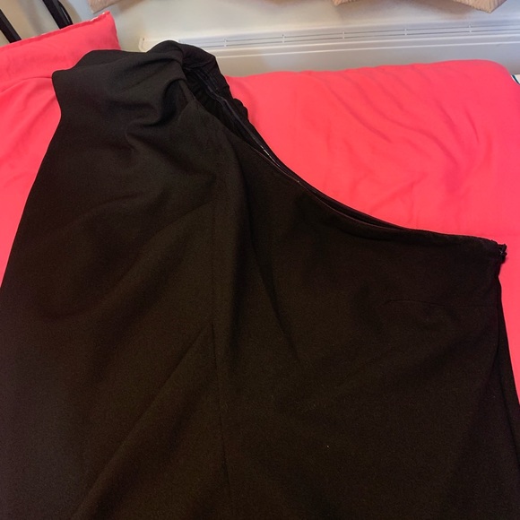 Dress - Picture 3 of 4